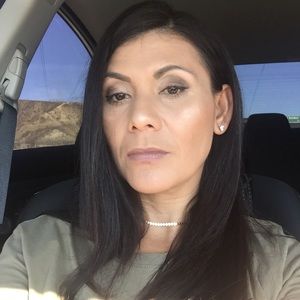 Meet your Posher, Ana